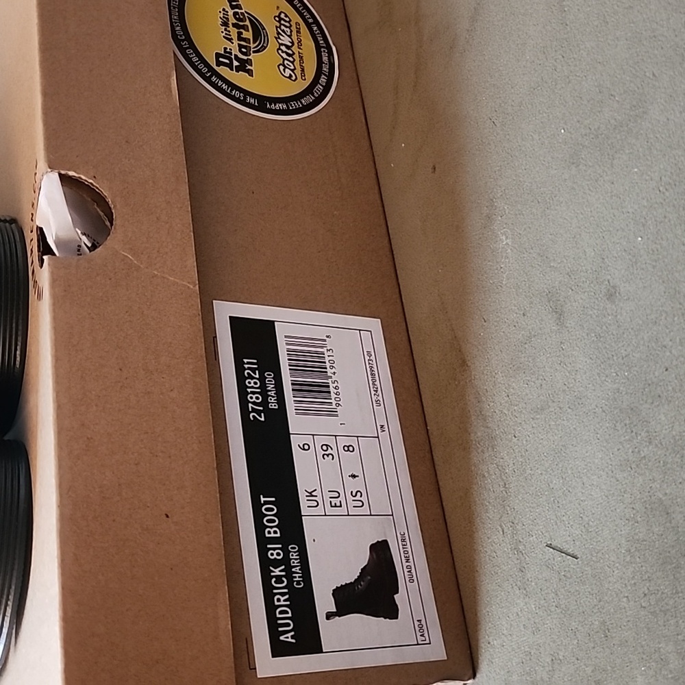 Brand new Dr. Martens Red and Black Boots with platform Sole - Picture 9 of 9